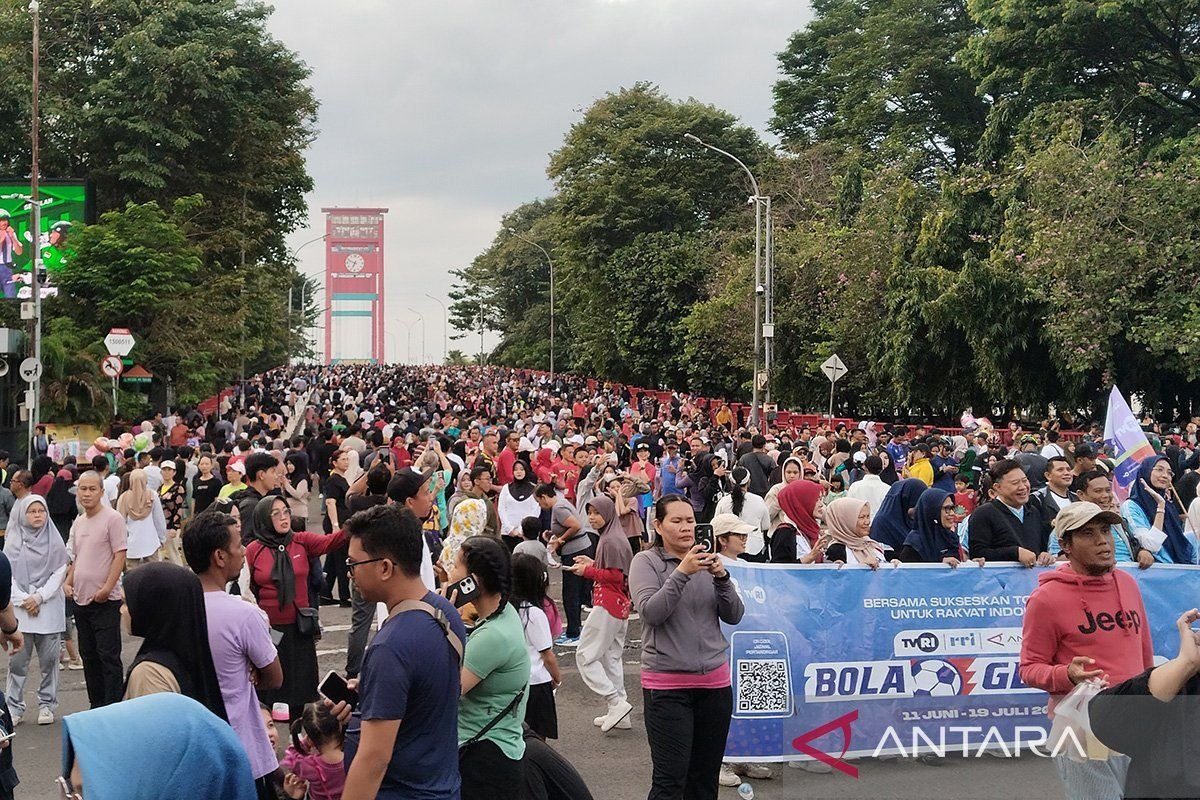 ANTARA, TVRI, juga juga RRI sosialisasi Piala Planet pada waktu CFD Jembatan Ampera