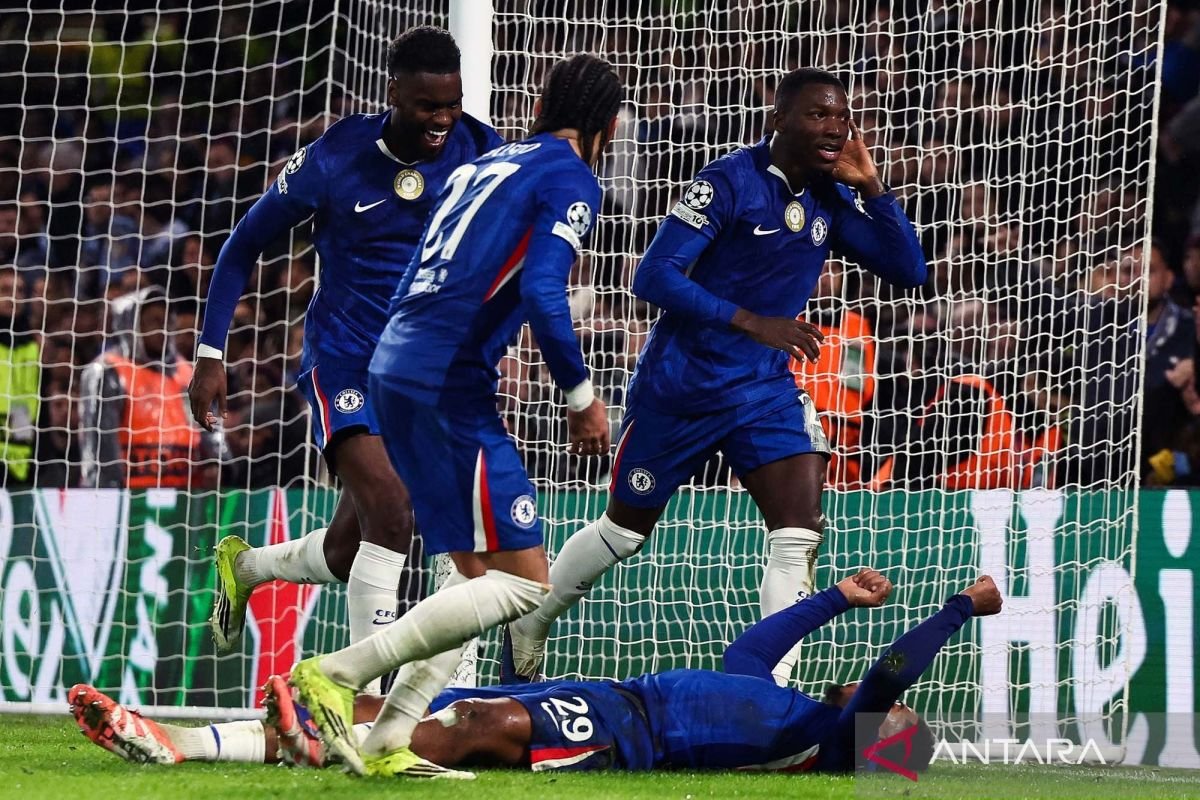 McFarlane minta Chelsea tunjukkan versi terbaik kontra City