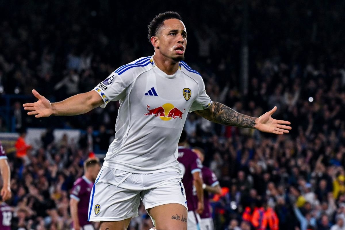 Leeds United jauhi zona degradasi setelahnya tekuk Burnley 3-1
