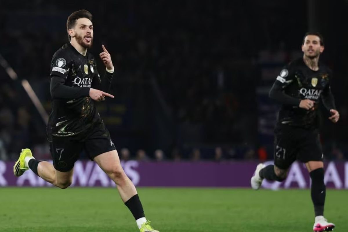 Kvaratskhelia optimistis PSG sanggup pertahanan penghargaan Kompetisi Champions