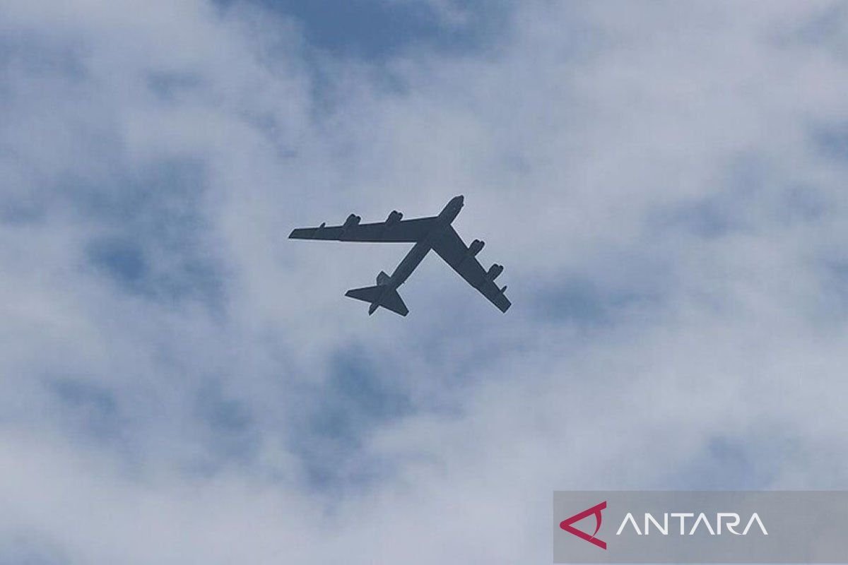 Sedikitnya tujuh pesawat militer Negeri Paman Sam terbang ke Teluk Persia juga Oman