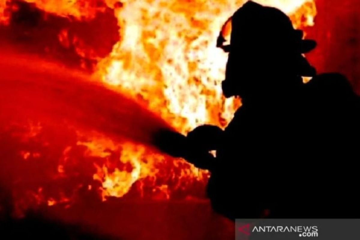 Tiga penduduk tewas, Polisi selidiki penggerak kebakaran pada Pulogadung