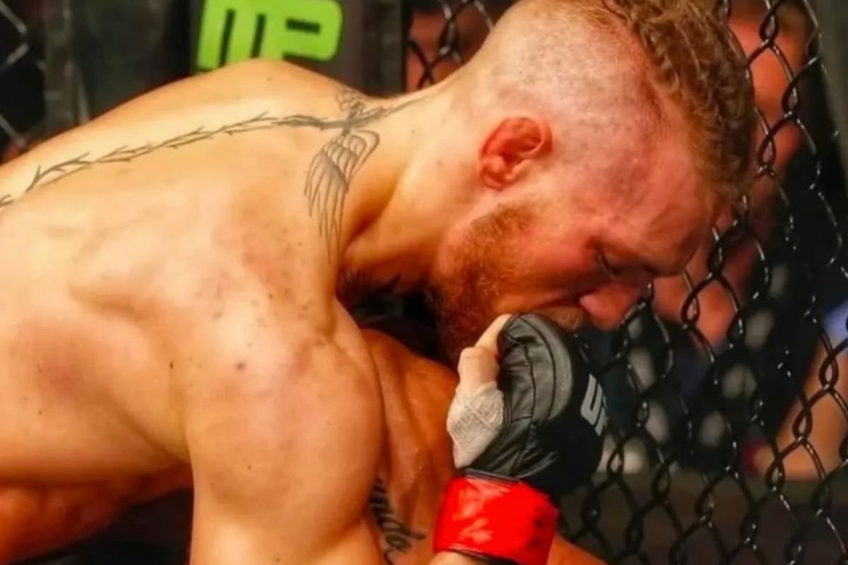 direktur utama UFC tanggapi keinginan McGregor lawan Holloway pada laga terakhirnya