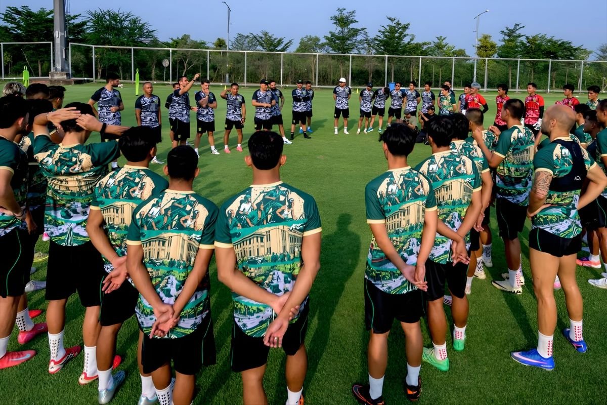 Instruktur Persebaya fokus kenali karakter pemain pada latihan perdana