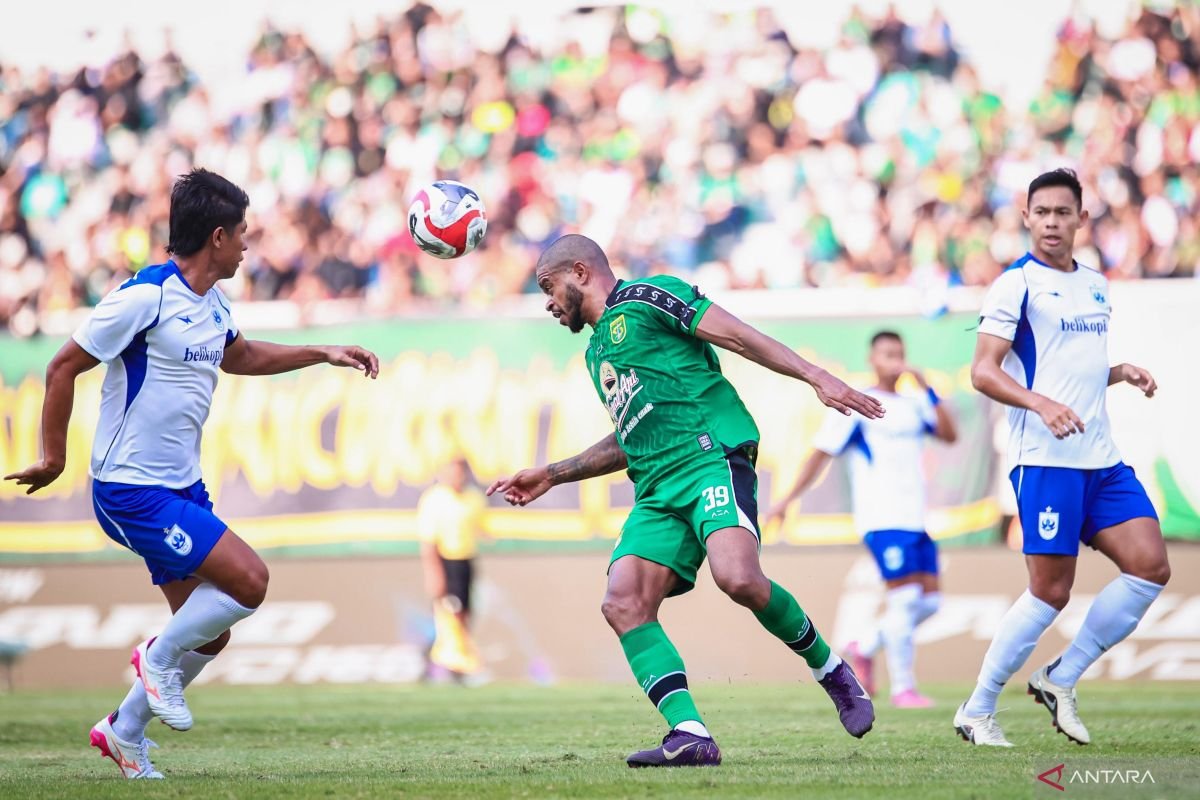 Persebaya ditahan imbang PSIS 2-2 pada Anniversary Game dalam di Surabaya