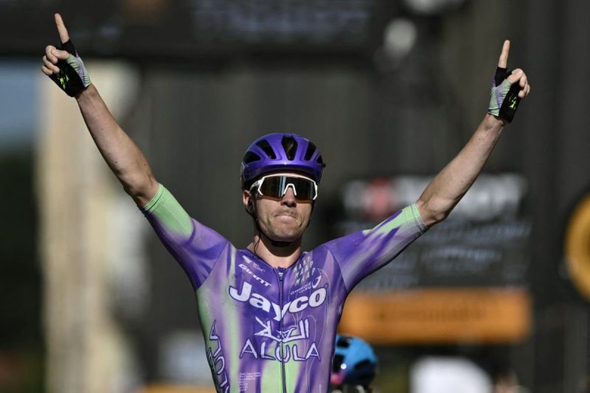 Schmid rebut kemenangan etape ke-13 Tour de France 2026