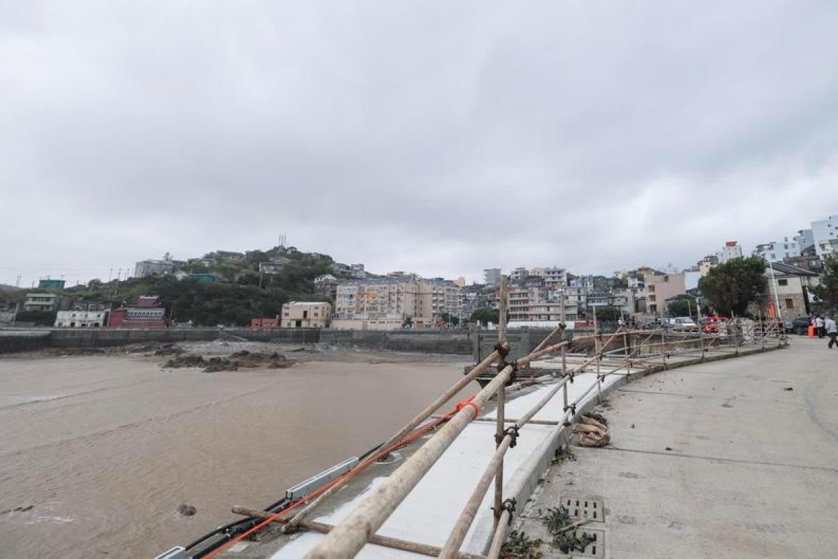China tingkatkan upaya pengendalian banjir kemudian juga penanggulangan bencana pada waktu topan Bavi melakukan aksi masuki daratan
