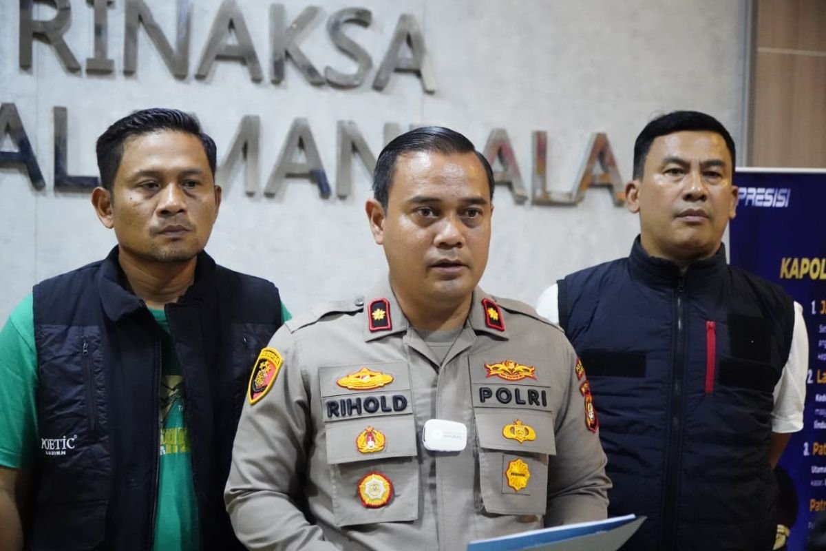 Penjual obat keras ilegal berkedok toko kelontong ditangkap di dalam Jakbar