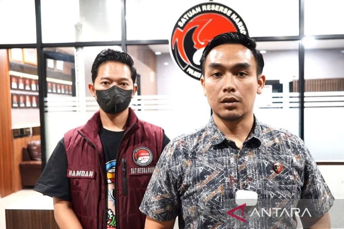 Polres Jakbar ringkus dua pemasok materi baku laboratorium narkoba pada Semarang