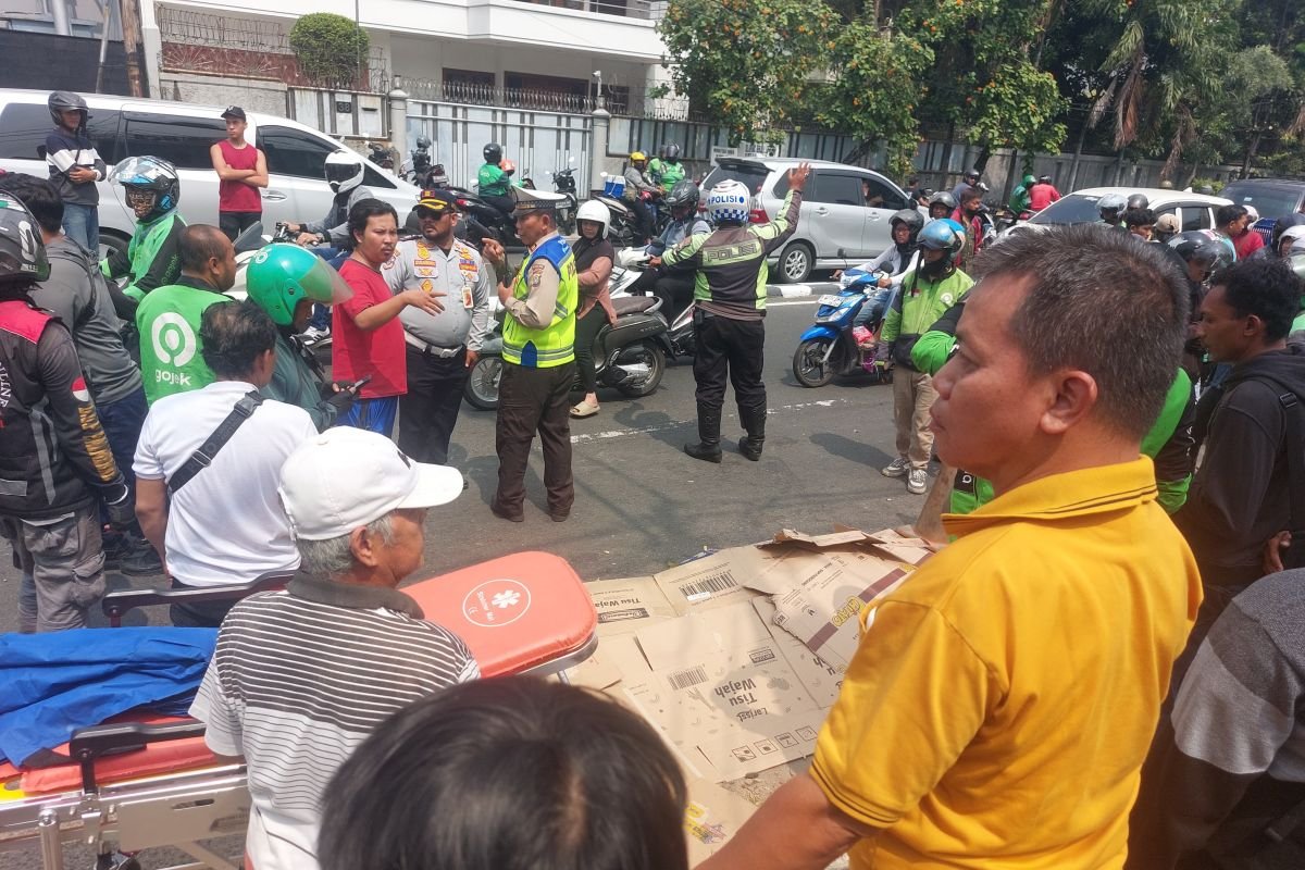Polisi ungkap kronologi kecelakaan yang digunakan tewaskan ojol dalam Slipi