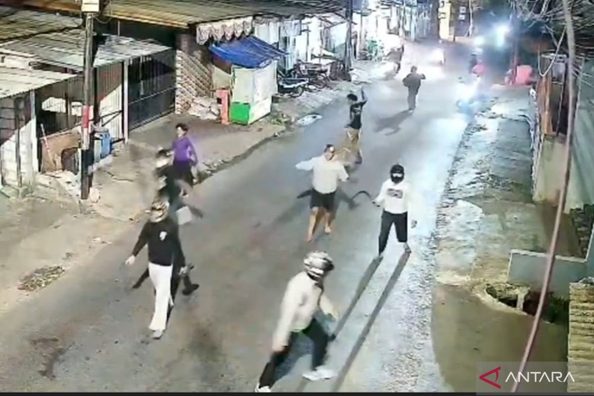 Tawuran remaja resahkan warga ke di Rawa Buaya Jakbar