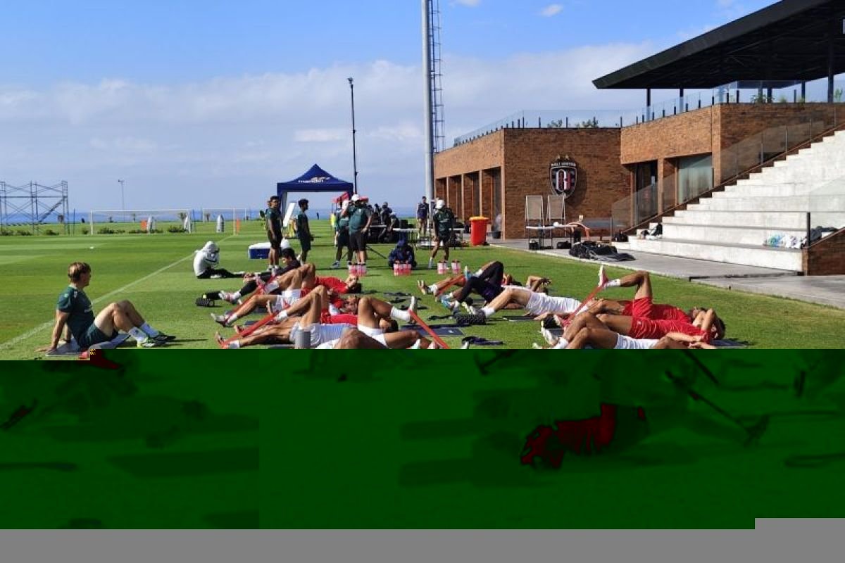 John Herdman sanjung performa Mitchell Baker pada waktu sesi latihan
