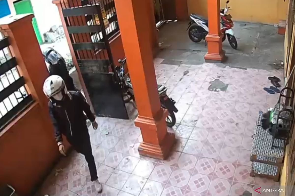 Pengemudi ojek ditembak terduga pencuri motor di pada Matraman Jaktim