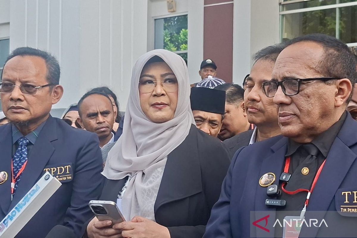 Eksepsi dokter Tifa diterima, sidang perkara ijazah Jokowi dihentikan