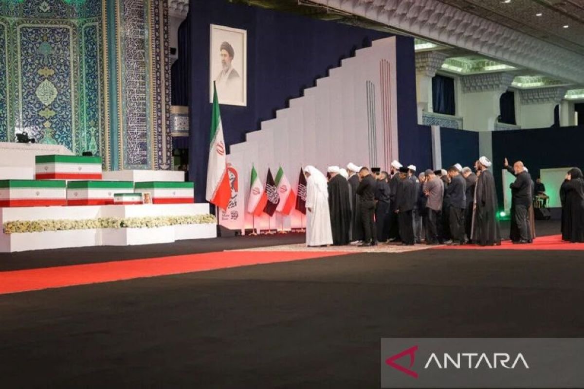 Delegasi pemimpin globus beri penghargaan terakhir terhadap Khamenei