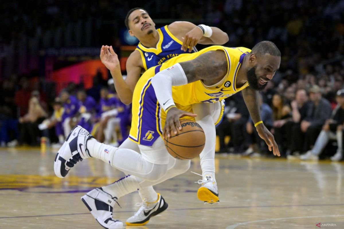 LeBron James bersiap tinggalkan Lakers juga berstatus free agent