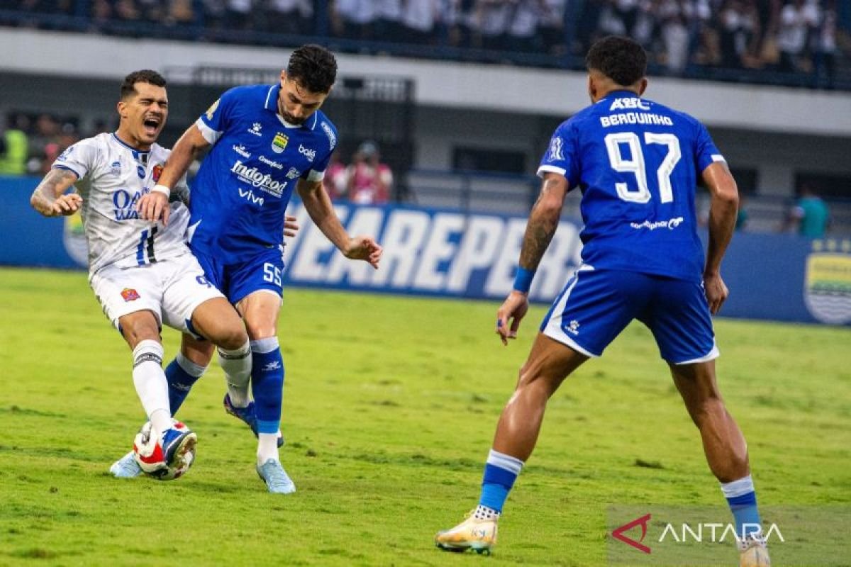 Igor Tolic pahami langkah Frans Putros tinggalkan Persib Bandung