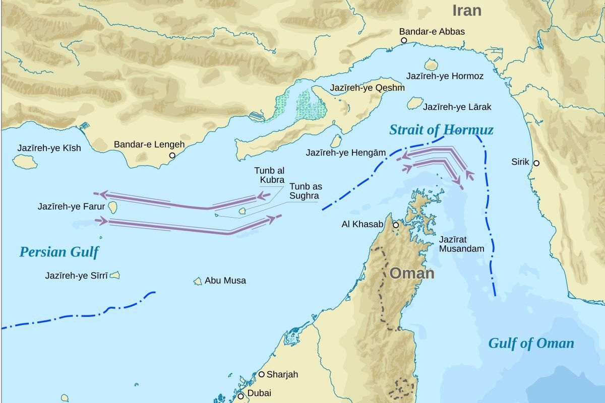 Trump kembali blokade Selat Hormuz, tarik tarif jasa keamanan 20%