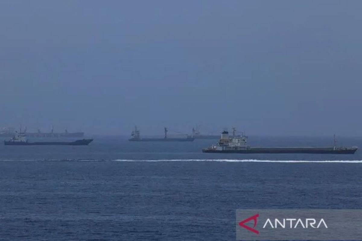 Iran sebut 2 kapal alami insiden pada Selat Hormuz oleh sebab itu lewati rute Amerika Serikat