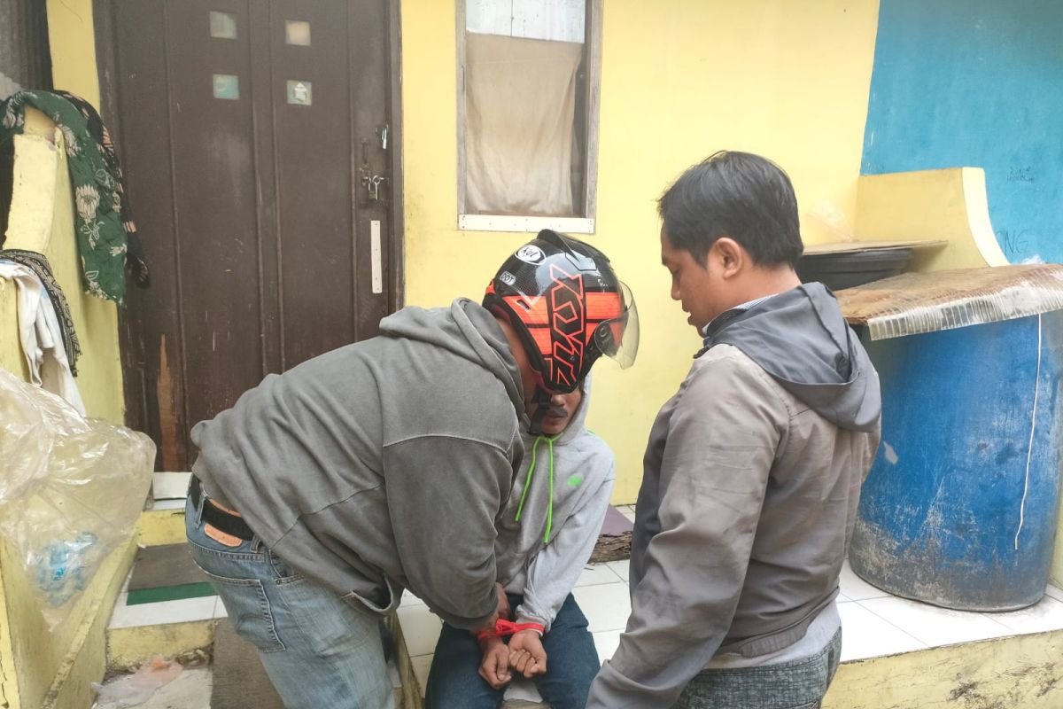 Polisi tangkap buruh yang mana edarkan sabu pada kawasan Muara Baru