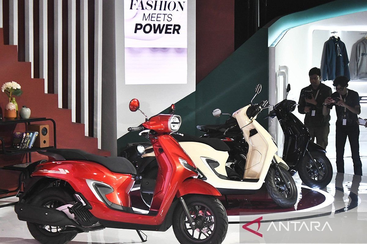 Jangan matikan mesin motor matic dengan standar, ini efek negatifnya