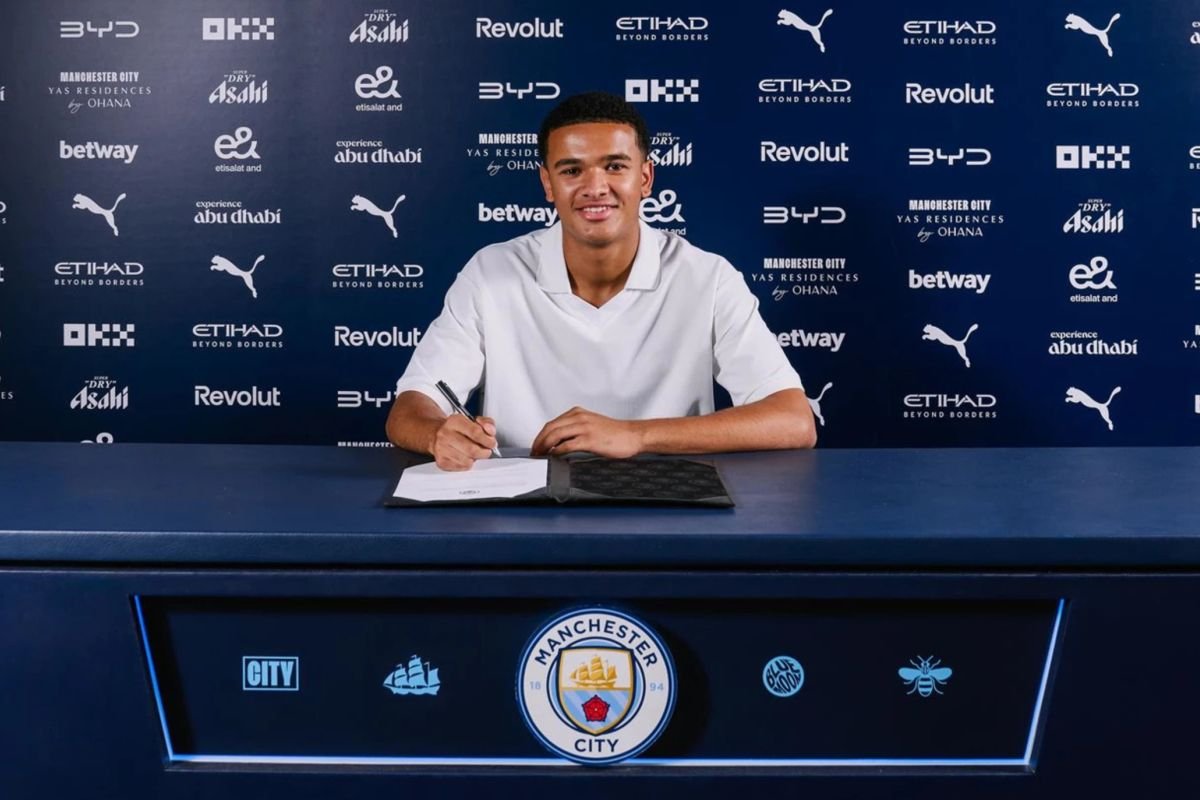 Manchester City pulangkan kiper muda Pierce Charles
