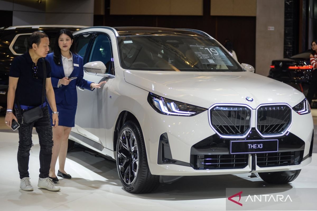 Mobil model baru yang digunakan hadir pada pada GIIAS 2025, Anda pilih yang dimaksud yang dimaksud mana?