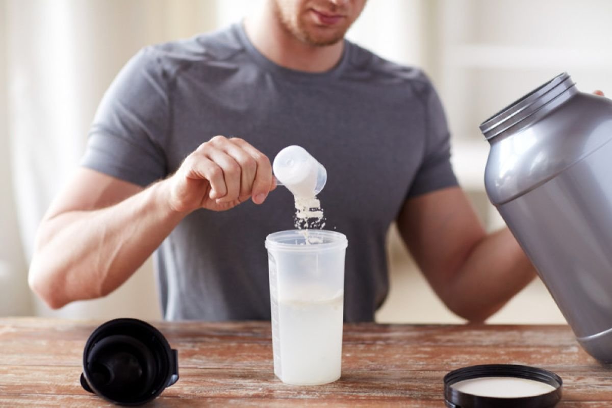 Whey protein: Manfaat, jenis, cara minum, dan juga efek sampingnya